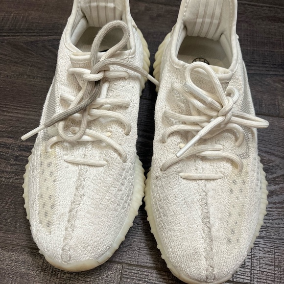 White Yeezy Boost V2' Cream/white - Picture 1 of 3